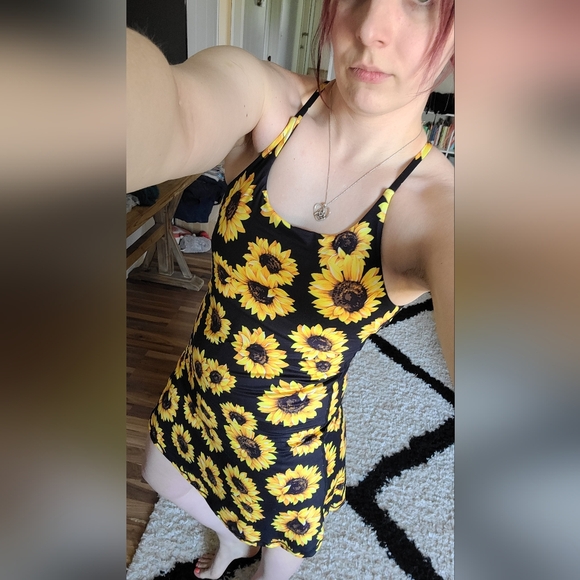 CVG Limitlesss Dress - Picture 5 of 5